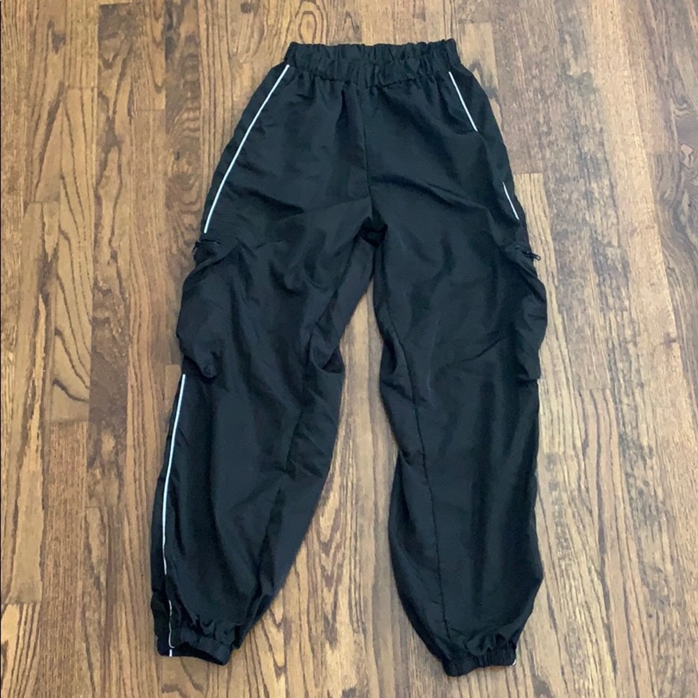 BLACK CARGO PANTS